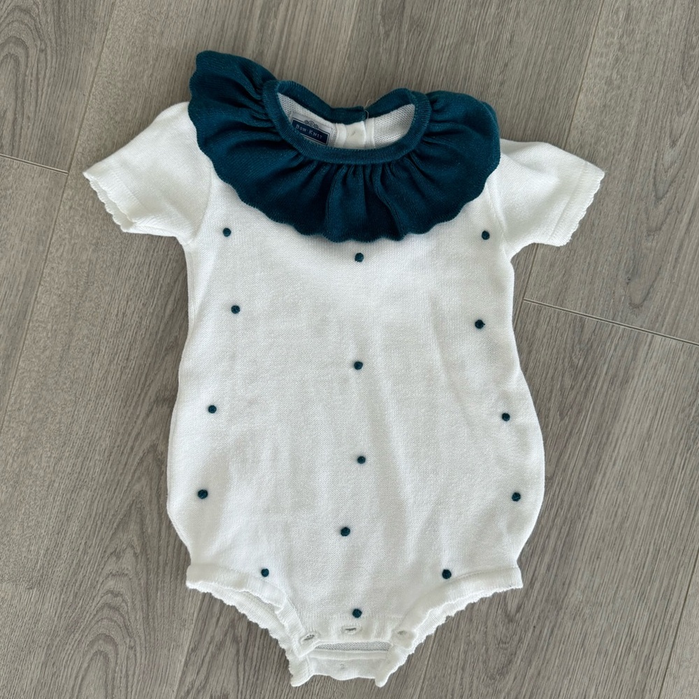 Bon knit romper! Loving the collar and polka dot  detail!